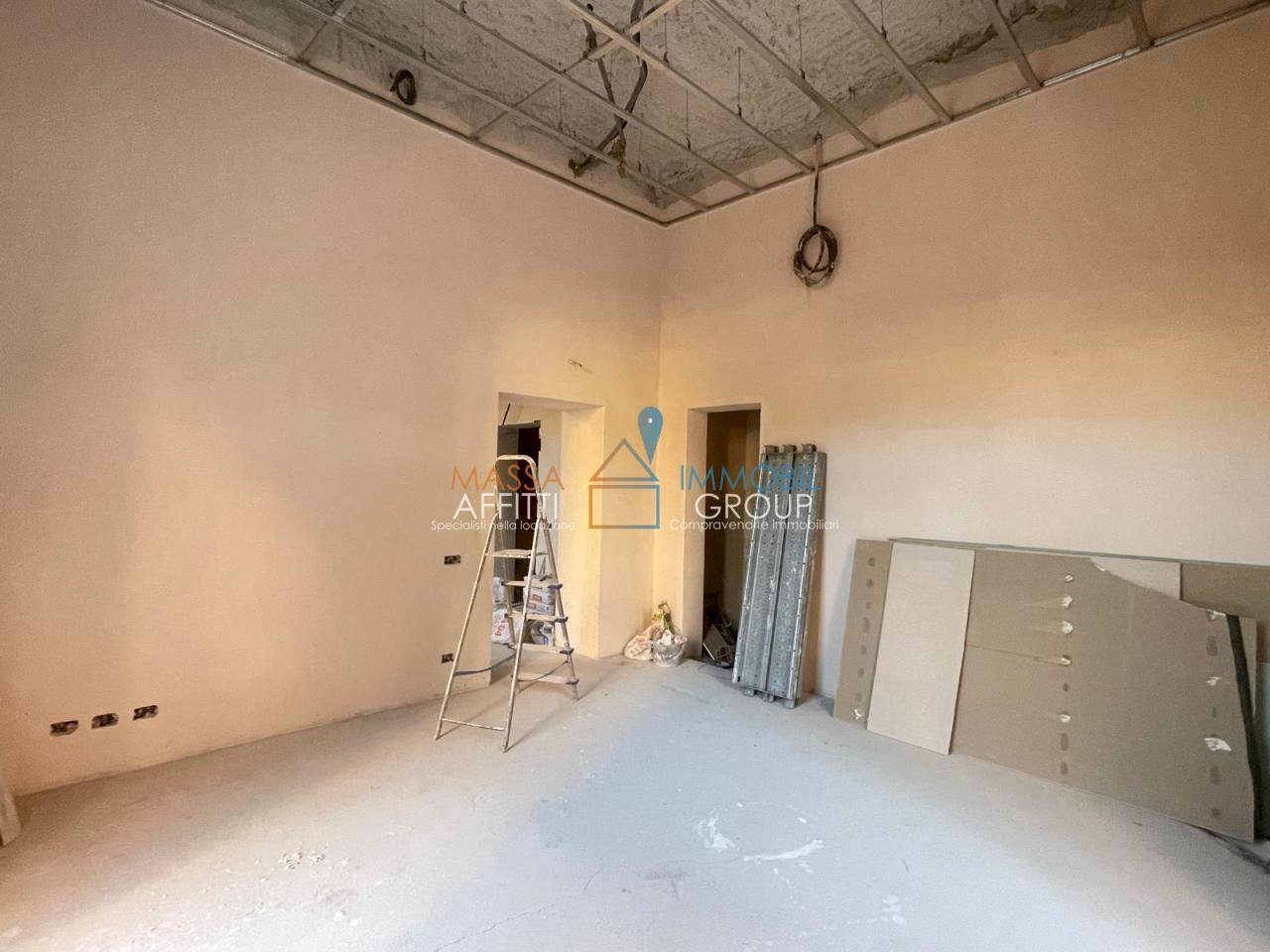 WhatsApp Image 2024-09-25 at 17.37.52 (4).jpeg - Locale Commerciale Via Verdi 12, Carrara - foto 3