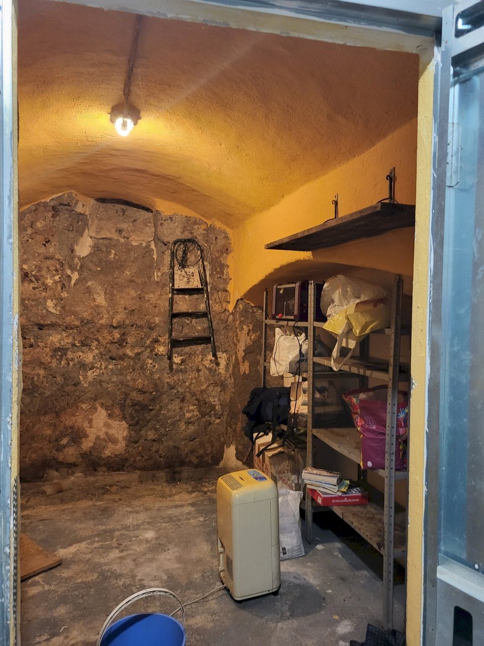 Cantina / Solaio Vico Calvi, Genova - foto 1