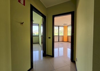 Shared office / study regione Borgnalle, 12, Aosta - photo 10