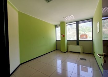 Shared office / study regione Borgnalle, 12, Aosta - photo 11