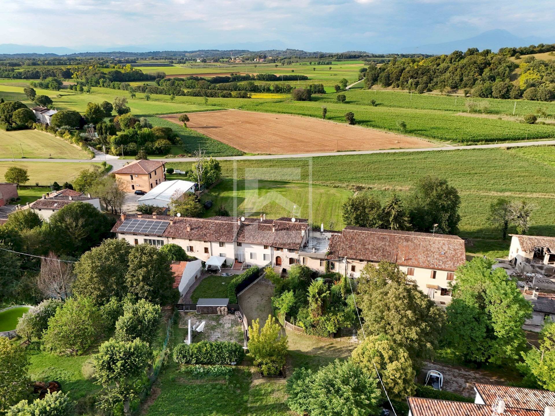 Terraced Villa strada volta valeggio, Volta Mantovana - photo 1