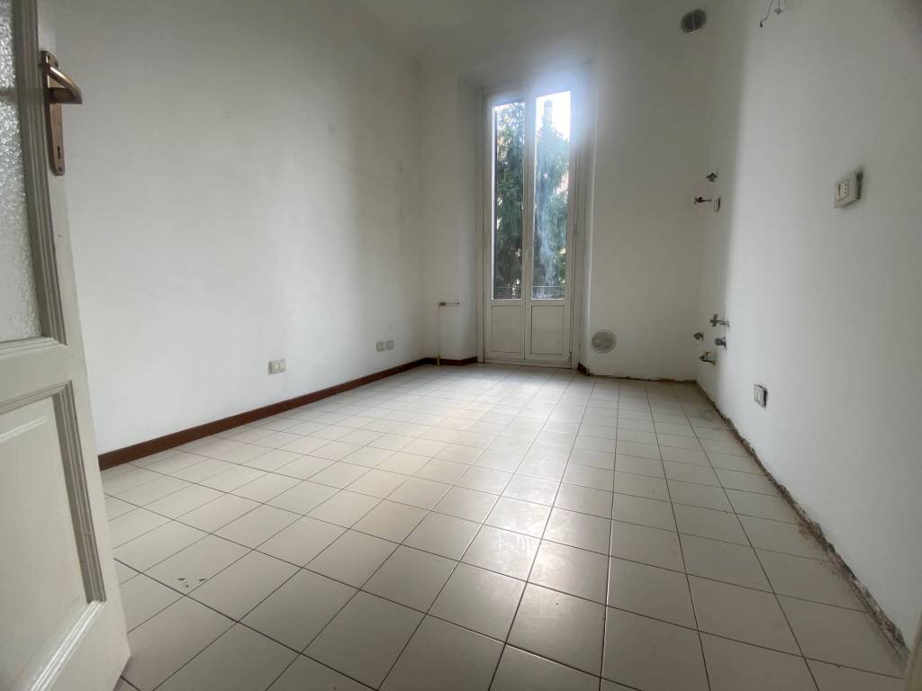 Stanza non arredata - Bilocale piazza Giuseppe Grandi, 4, Milano - foto 3