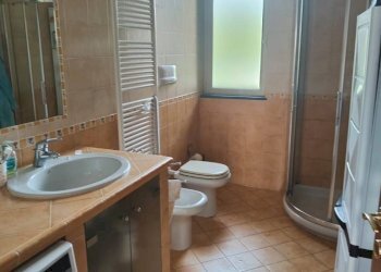 Bagno - Trilocale via San Biagio di Valpolcevera, 16, Genova (zona Pontedecimo) - foto 1