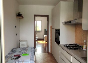Cucina - Trilocale via San Biagio di Valpolcevera, 16, Genova (zona Pontedecimo) - foto 2
