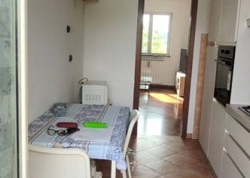 Cucina - Trilocale via San Biagio di Valpolcevera, 16, Genova (zona Pontedecimo) - foto 3