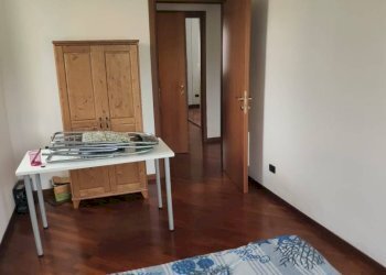 Camera da letto - Trilocale via San Biagio di Valpolcevera, 16, Genova (zona Pontedecimo) - foto 29