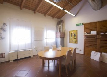 Salone - Attività Commerciale Castel Maggiore - foto 9