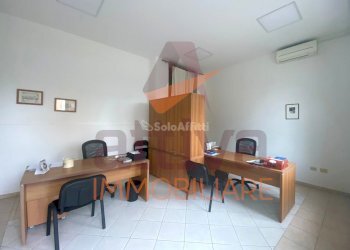 WhatsApp Image 2024-09-24 at 18.23.29(2).jpeg - Office Castelfidardo - photo 1