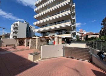 IMG_8667-1-800x600.jpg - Bilocale Viale uropa, Pietra Ligure - foto 2