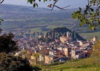 maletto 1.jpg - Terreno agricolo contrada porcheria SNC, Maletto - foto 1