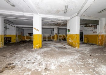 Deposito via Carnazza 39 (3).jpg - Locale Commerciale Via Carnazza 37, Tremestieri Etneo - foto 3