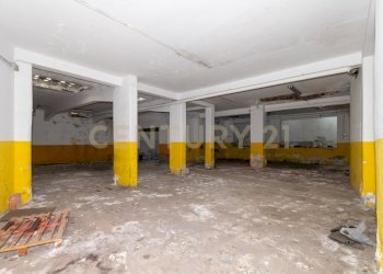 Deposito via Carnazza 39 (7).jpg - Locale Commerciale Via Carnazza 37, Tremestieri Etneo - foto 7