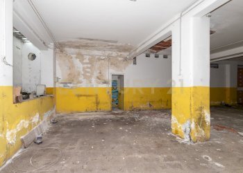 Deposito via Carnazza 39 (9).jpg - Locale Commerciale Via Carnazza 37, Tremestieri Etneo - foto 9