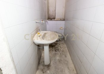 Deposito via Carnazza 39 (10).jpg - Locale Commerciale Via Carnazza 37, Tremestieri Etneo - foto 10