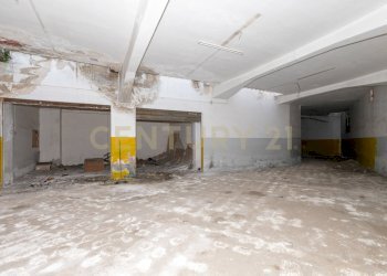 Deposito via Carnazza 39 (17).jpg - Locale Commerciale Via Carnazza 37, Tremestieri Etneo - foto 17