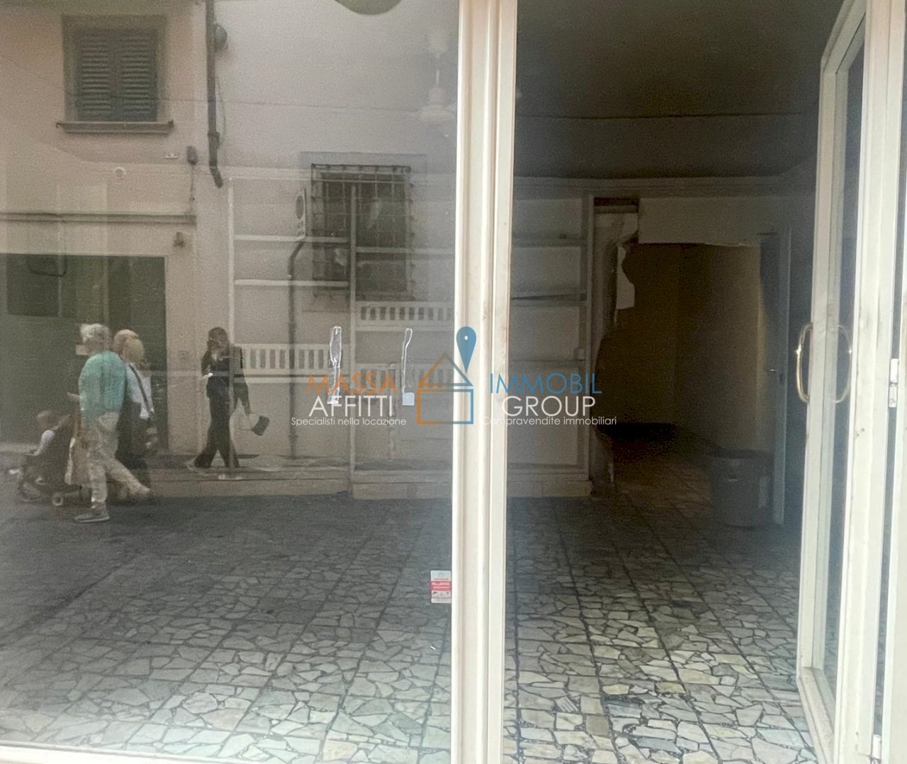 WhatsApp Image 2024-09-13 at 18.51.51.jpeg - Locale Commerciale Piazza Giordano Bruno 18, Pietrasanta - foto 1