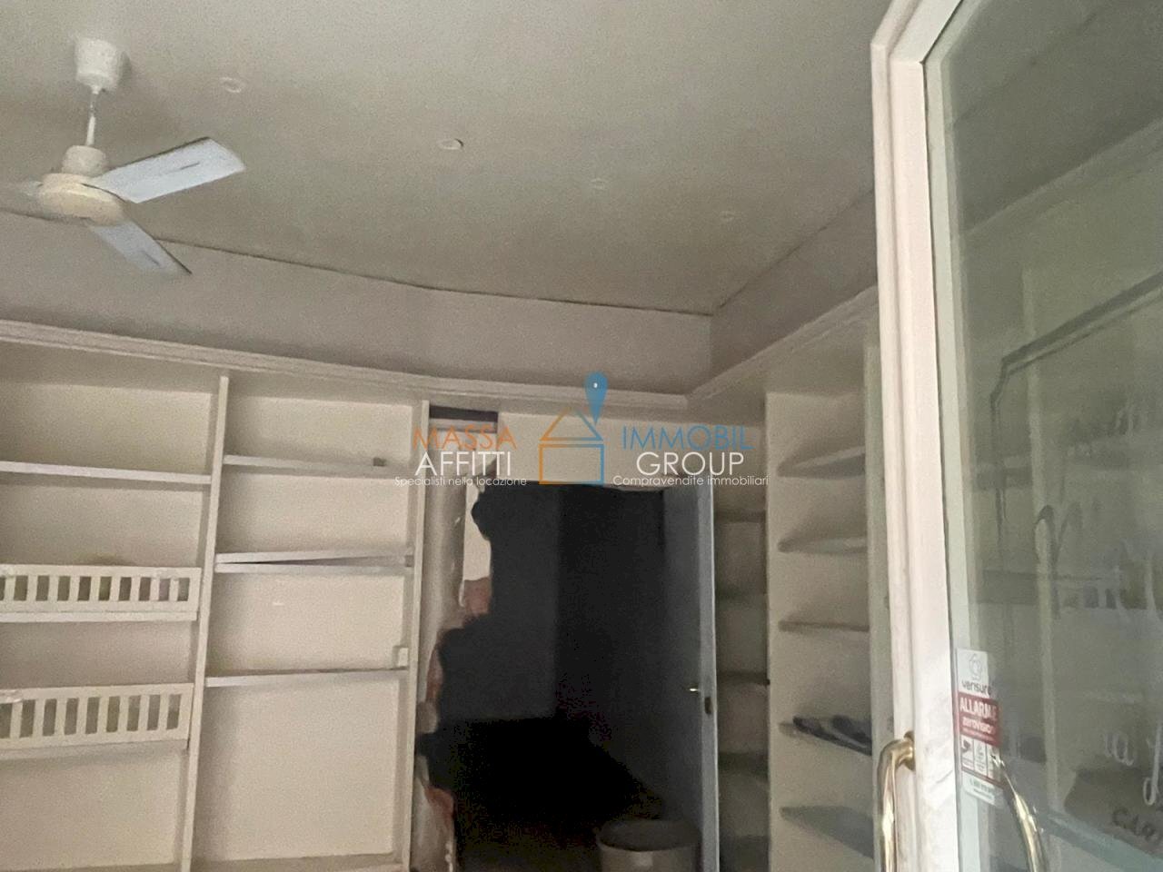 WhatsApp Image 2024-09-13 at 18.51.57 (3).jpeg - Locale Commerciale Piazza Giordano Bruno 18, Pietrasanta - foto 2