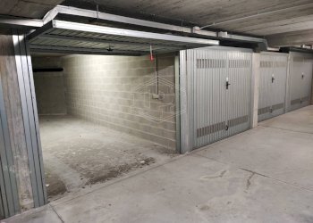 Box Via Luigi Cibrario, Genova (zona Sestri Ponente) - foto 2