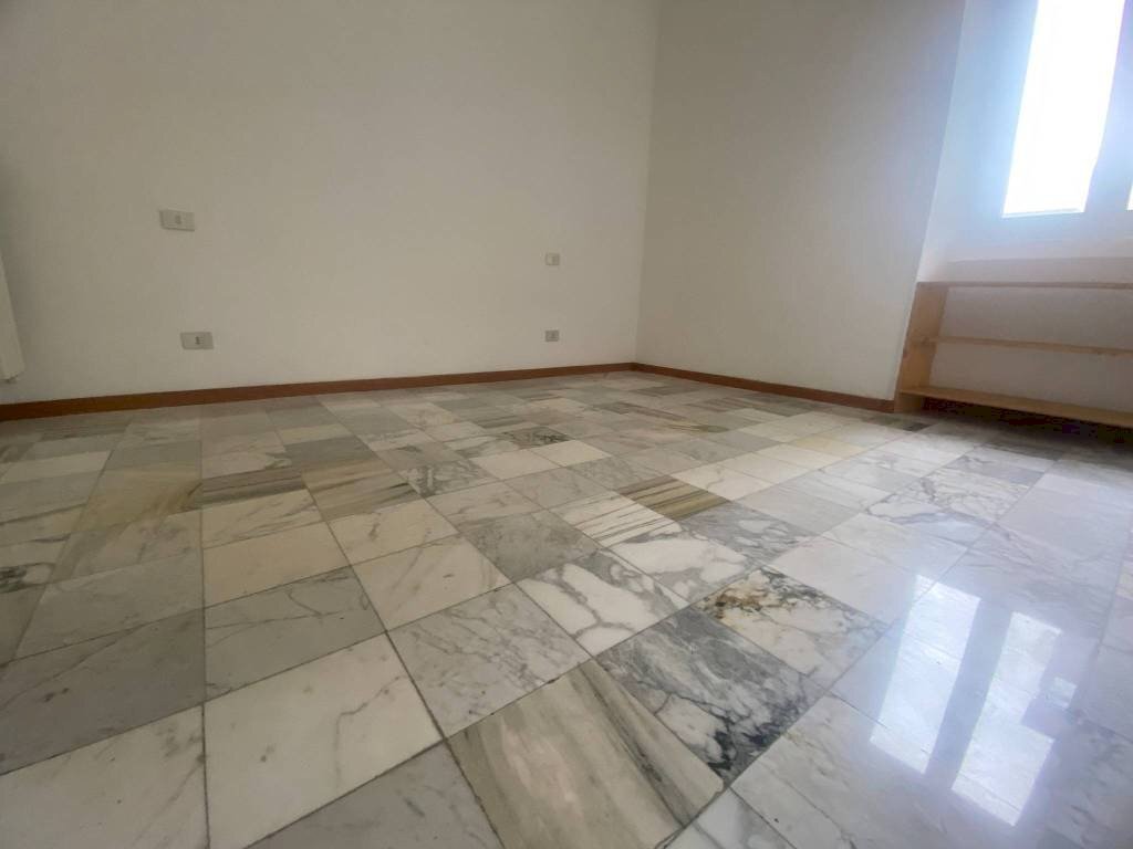 Stanza non arredata - Trilocale viale Gabriele D'Annunzio, 3, Milano - foto 3