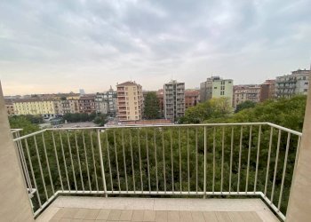 Balcone - Trilocale viale Gabriele D'Annunzio, 3, Milano - foto 5