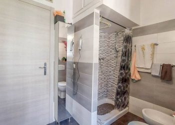BAGNO - Trilocale via Canevari, Genova (zona Marassi) - foto 28
