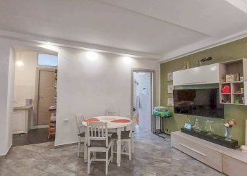 SALA - Trilocale via Canevari, Genova (zona Marassi) - foto 32