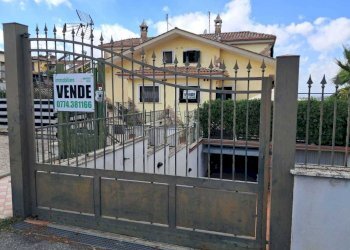 WhatsApp Image 2024-09-27 at 12.38.10 (1).jpeg - Villa a Schiera Via Tivoli, Guidonia Montecelio - foto 2