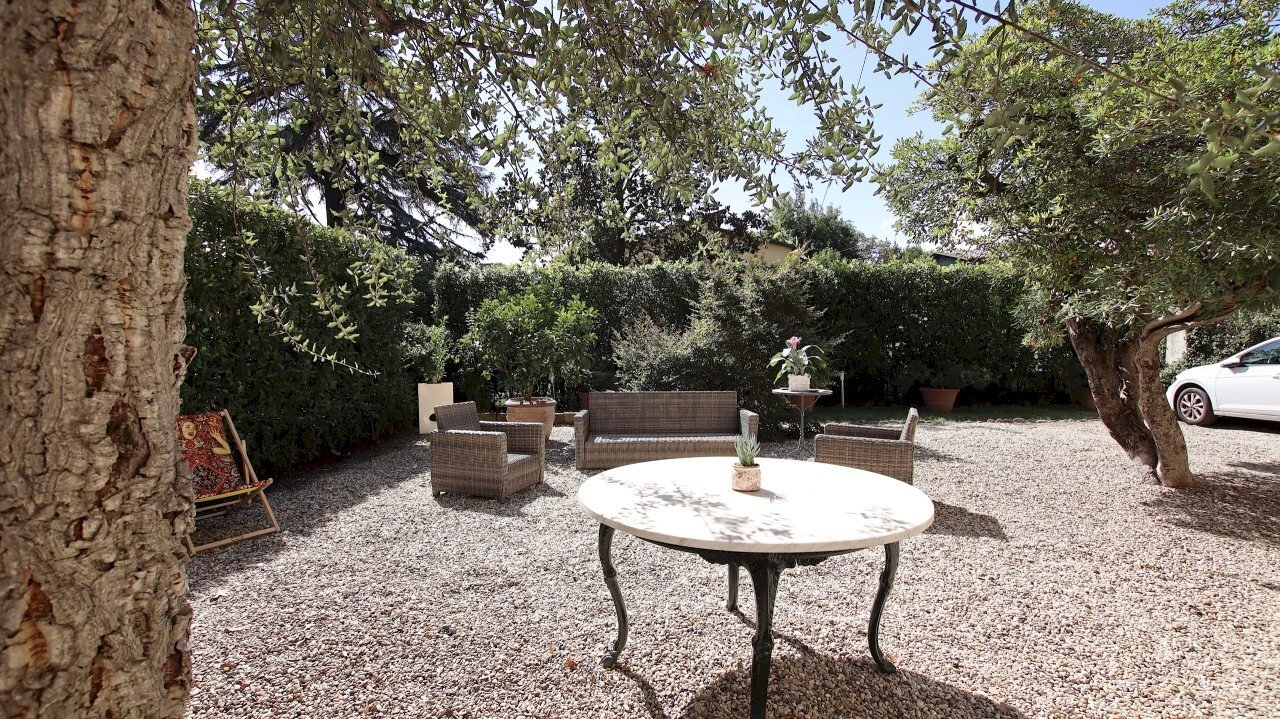 vendesi appartamento con giardino privato luccaIMG - Appartamento Viale Pacini 115, Lucca - foto 2