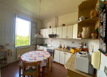 Immagine WhatsApp 2024-08-19 ore 19.05.01_48c152aa - Four-room apartment Via Roma 39, San Bartolomeo al Mare - photo 11