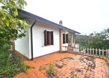 01.jpg - Villa Via Prulla 78, Sarzana - foto 1