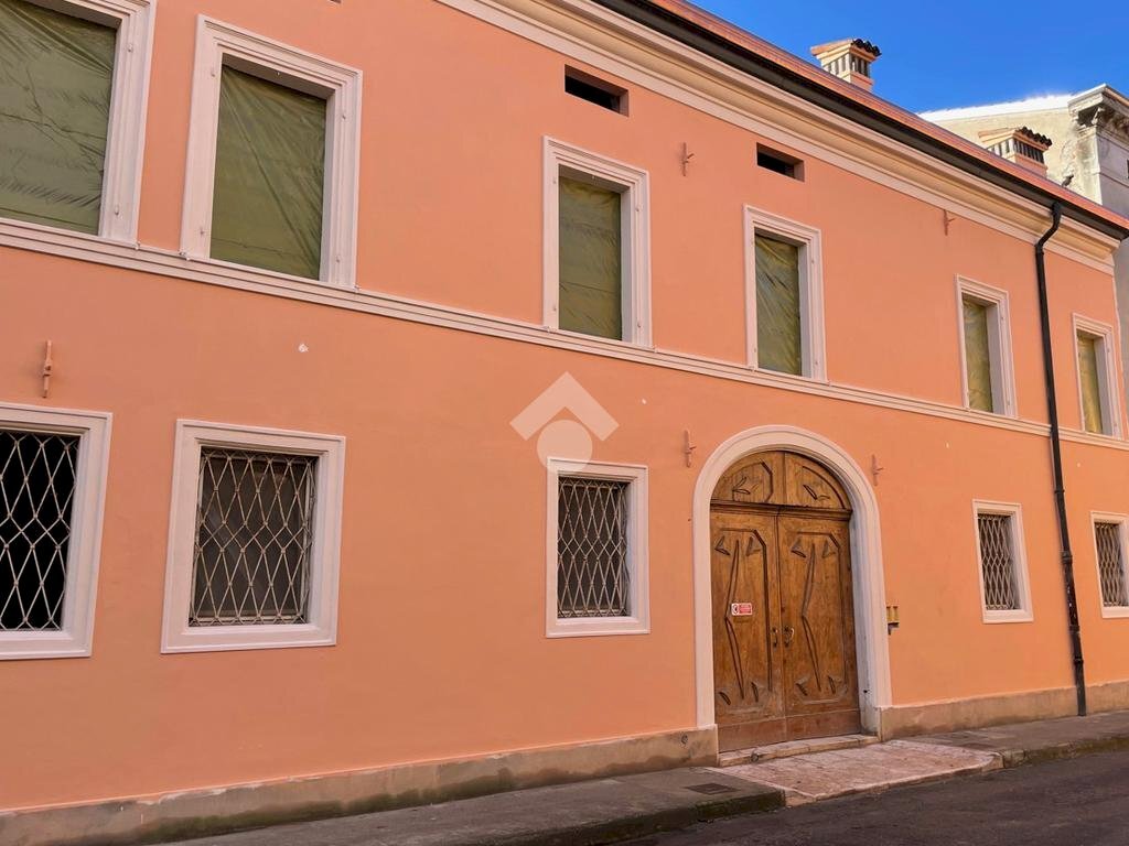 Three-room apartment Via Cesare Battisti, Carpi - photo 1