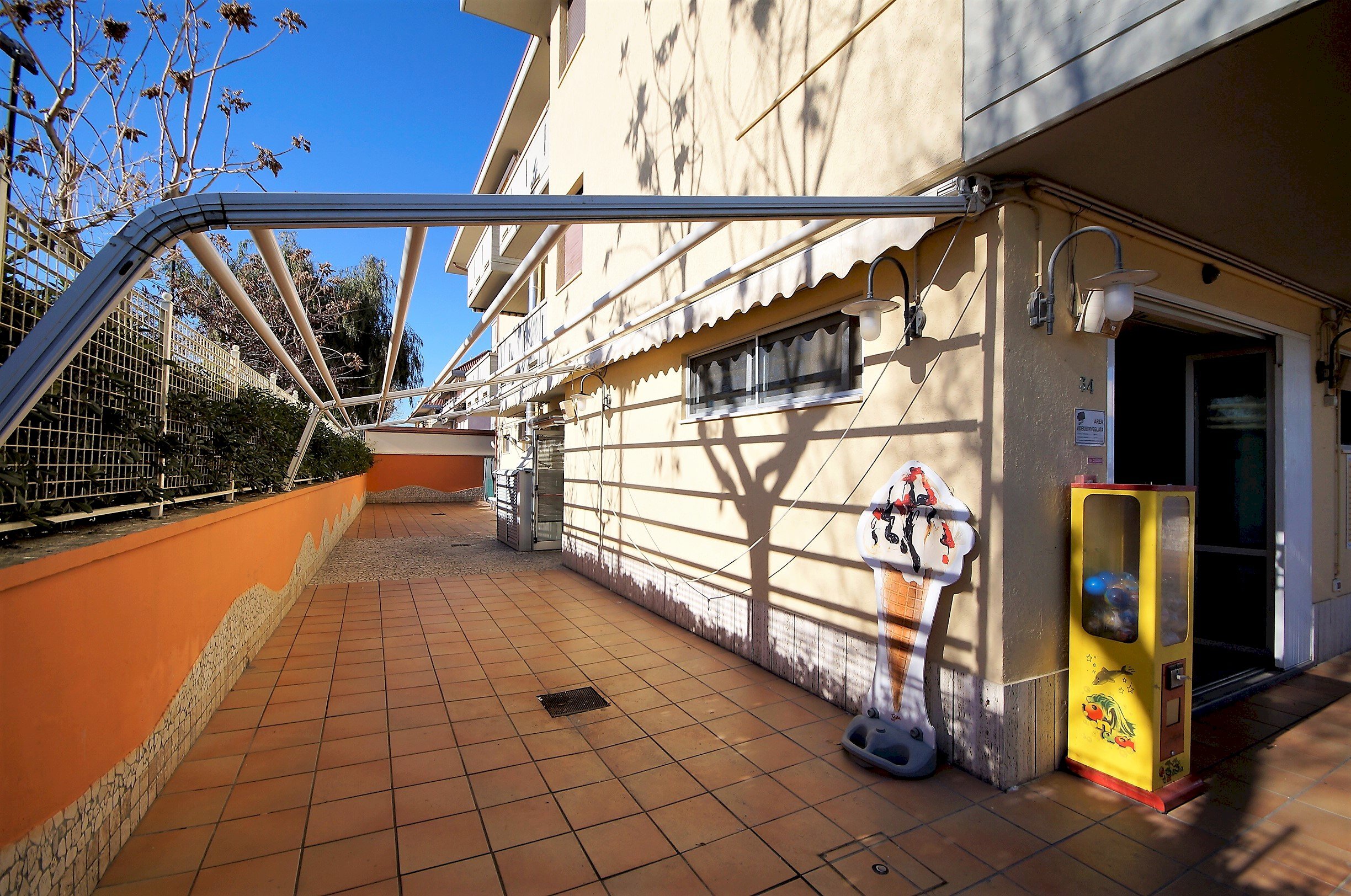 Locale Commerciale Lungomare Europa, Martinsicuro - foto 2