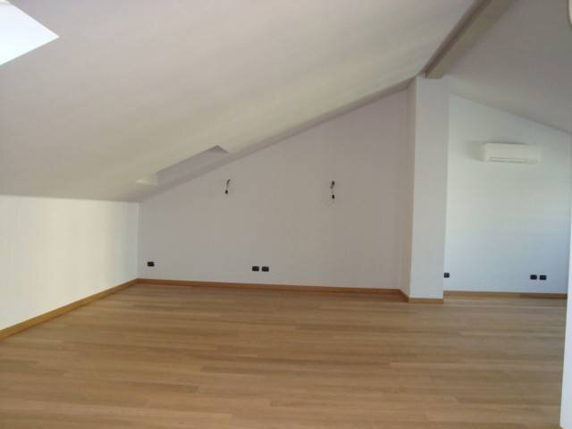 LOCALE - Four-room apartment via Giulio Uberti, Milano - photo 3
