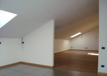 CUCINA - Quadrilocale via Giulio Uberti, Milano - foto 7