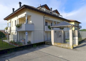 palazzina - Magazzino via Alessandro Manzoni, 48, Jerago con Orago - foto 7