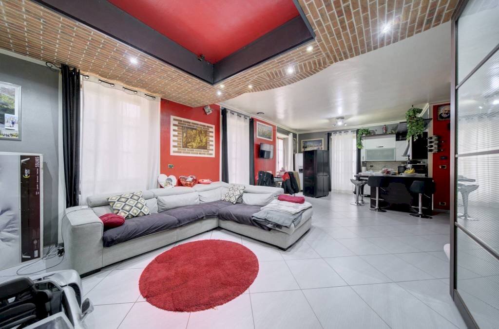 Salone - Bilocale via Don Giovanni Bosco, 79, Torino (zona Borgo Vittoria) - foto 3