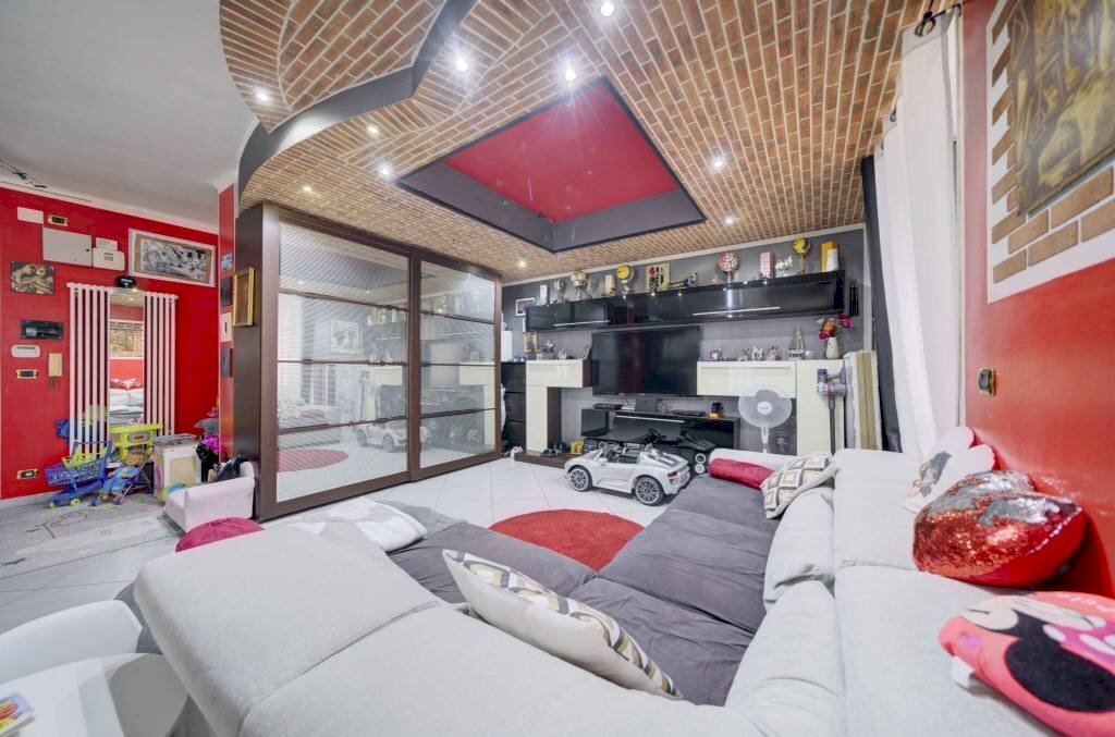 Salone - Three-room apartment via Don Giovanni Bosco, 79, Torino (neighborhood Borgo Vittoria) - photo 2