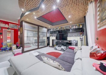 Salone - Three-room apartment via Don Giovanni Bosco, 79, Torino (neighborhood Borgo Vittoria) - photo 2