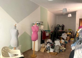 LOCALE 2 - Negozio via Vittorio Emanuele II, Borgo Ticino - foto 2