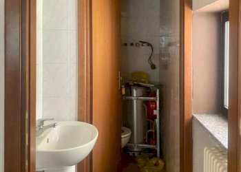 LOCALE 2 - Negozio via Vittorio Emanuele II, Borgo Ticino - foto 8