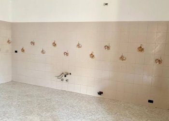 CUCINA - Villa a Schiera via Aronco, Castelletto Sopra Ticino - foto 10