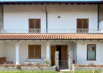 ESTERNO RETRO - Villa a Schiera via Aronco, Castelletto Sopra Ticino - foto 23