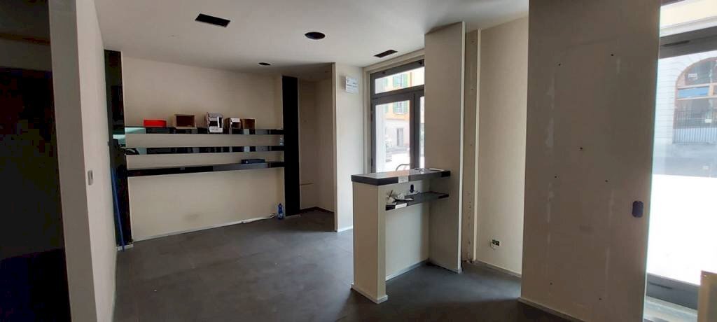 INTERNO - Negozio piazza San Graziano, Arona - foto 3