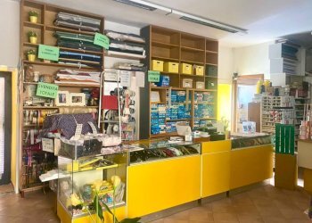 LOCALE 1 - Negozio via Vittorio Emanuele II, Borgo Ticino - foto 1