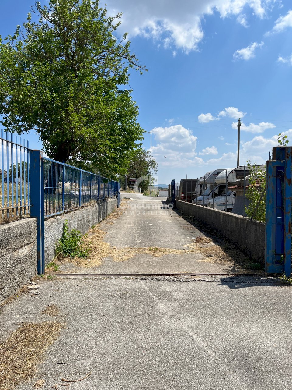 MANS-ARR1.jpg - Locale Commerciale Tito - foto 1