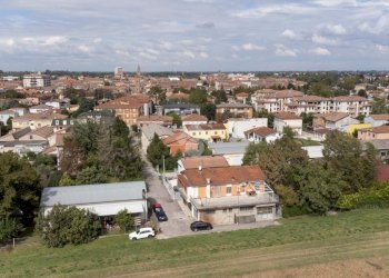 Casa indipendente via Niccolò Copernico, Cento - foto 1