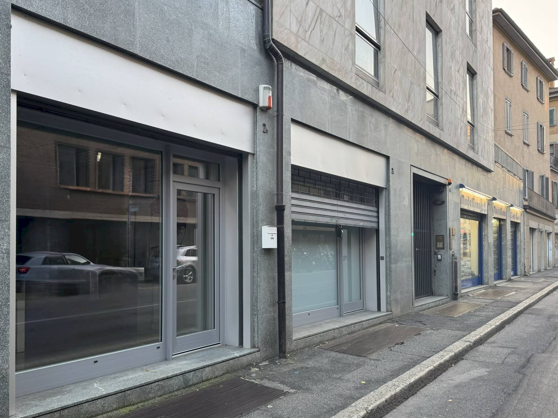 Commercial Premises Via Giuseppe Garibaldi, Bergamo - photo 1