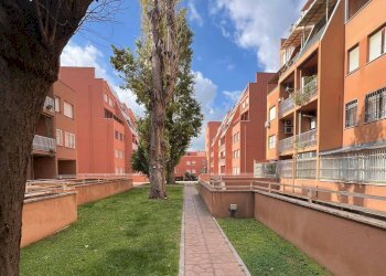 Quadrilocale Via Di Grotta Perfetta, Roma (zona Ardeatino) - foto 2