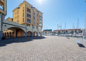 Locale Commerciale Via Luigi Cibrario, Genova (zona Sestri Ponente) - foto 15