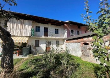 WhatsApp Image 2024-09-28 at 17.29.15 (8).jpeg - Casa indipendente Via Roma 15, Lusigliè - foto 1